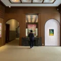 インスタ映え間違いなし！アールデコ空間との共演 蜷川実花「瞬く光の庭」東京都庭園美術館